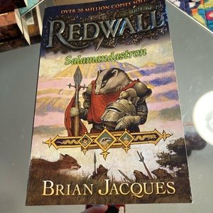 Redwall Salamandastron by Brian Jacques, paperback